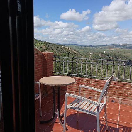 Hotel Rural Los Tadeos Zahara De La Sierra Luaran gambar