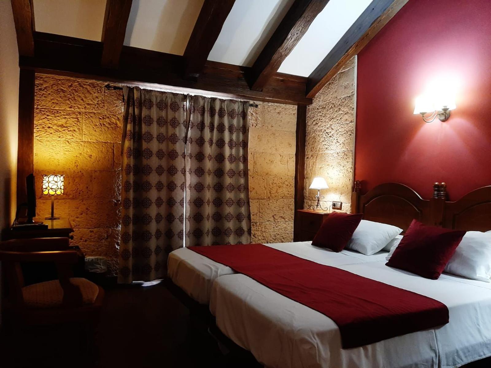 Hotel Rural Los Tadeos Zahara De La Sierra Luaran gambar